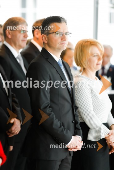  Marjan  Šarec, predsednik Vlade Republike Slovenije;  Barbara Iskra ŠarecPahor in Šarec gostila diplomatski zbor