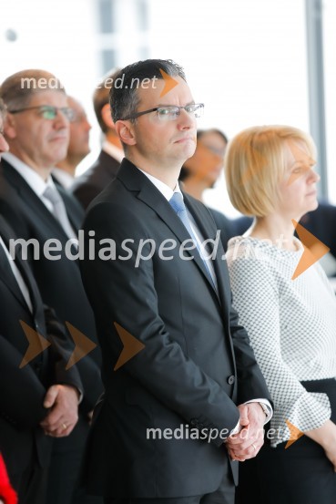  Marjan  Šarec, predsednik Vlade Republike Slovenije;  Barbara Iskra ŠarecPahor in Šarec gostila diplomatski zbor