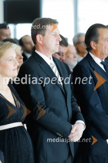 prof. dr. Miro Cerar, nekdanji predsednik Vlade Republike Slovenije, minister za zunanje zadeve RS, predsednik SMCPahor in Šarec gostila diplomatski zbor