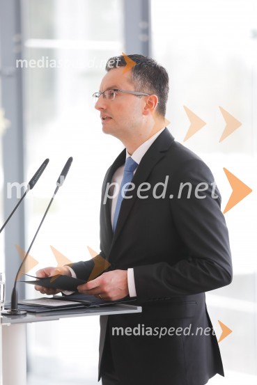  Marjan  Šarec, predsednik Vlade Republike SlovenijePahor in Šarec gostila diplomatski zbor