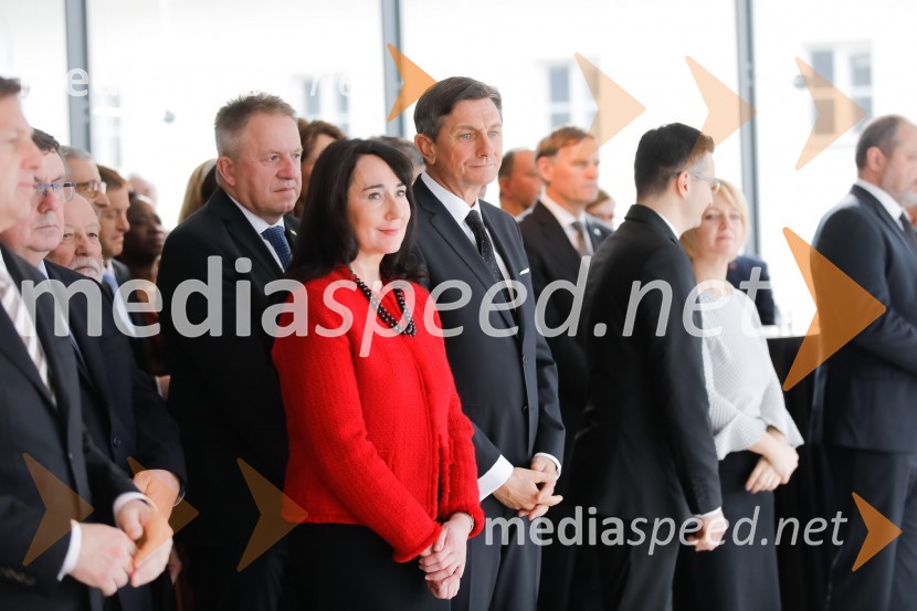  Zdravko Počivalšek, minister za gospodarski razvoj in tehnologijo;  Tanja Pečar, odvetnica;  Borut Pahor, predsednik Republike SlovenijePahor in Šarec gostila diplomatski zbor