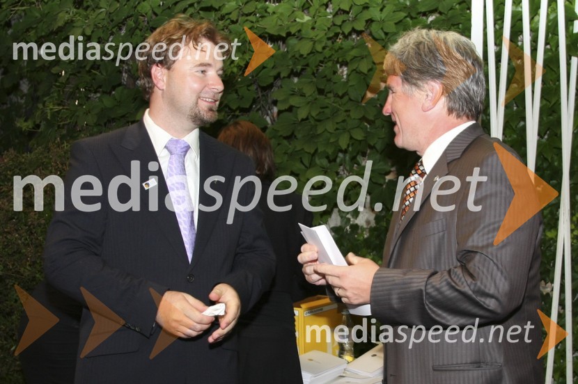 Jože Možina, direktor TV Slovenija in Miro Petek, poslanec v DZGala koncert ob jubileju RTV Slovenija