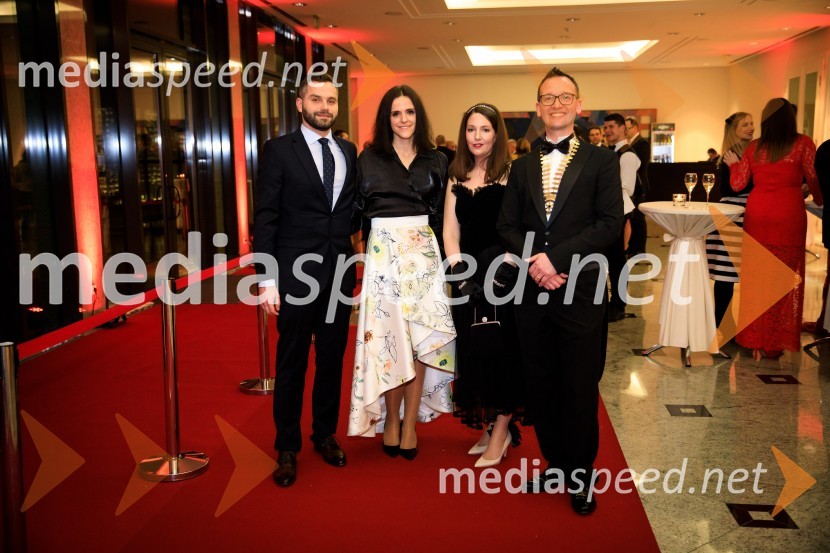 Luka Liebert;  Alma Liebert;  Neža Časl Škodič, IZS;  Edvard Škodič, predsednik Rotary klub Ljubljana 2018/201930. veliki rotarijski ples