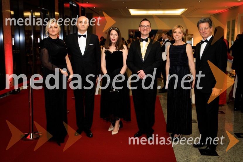  ... ;  ... ;  Neža Časl Škodič, IZS;  Edvard Škodič, predsednik Rotary klub Ljubljana 2018/2019;  ... ;  ... 30. veliki rotarijski ples