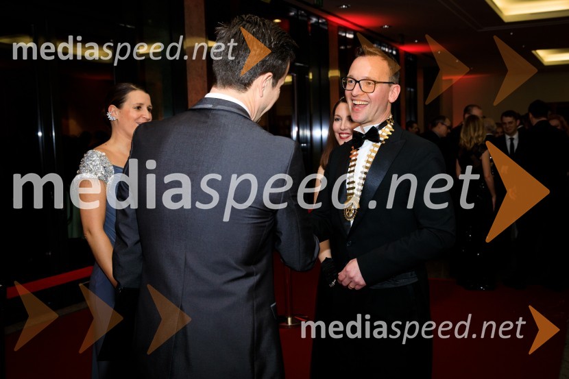  Boštjan Romih, televizijski in radijski voditelj;  Edvard Škodič, predsednik Rotary klub Ljubljana 2018/201930. veliki rotarijski ples