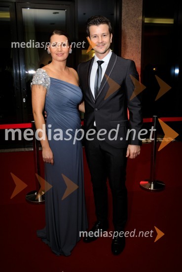  Lara Romih, arhitektka;  Boštjan Romih, televizijski in radijski voditelj30. veliki rotarijski ples