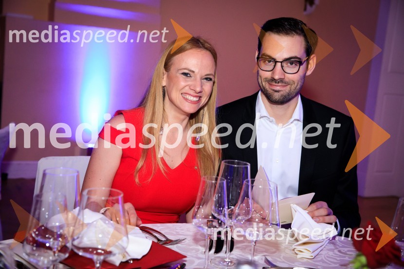  Martina Ring, Rotary klub Ljubljana Julija;  Florjan Bartol, Zemanta30. veliki rotarijski ples