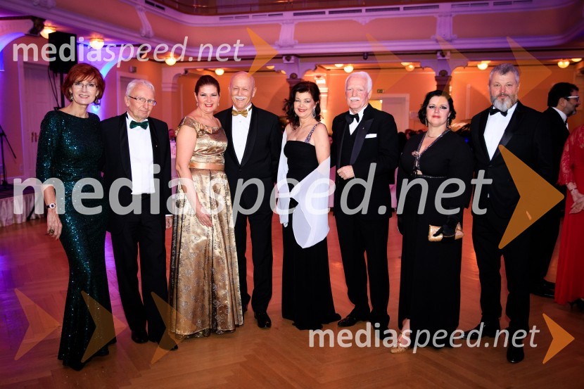  Darinka Pavlič Kamien, strokovnjakinja za komuniciranje; dr. Peter Kamien;  ... ;  ... ;  ... ;  ... ;  ... ;  ... 30. veliki rotarijski ples