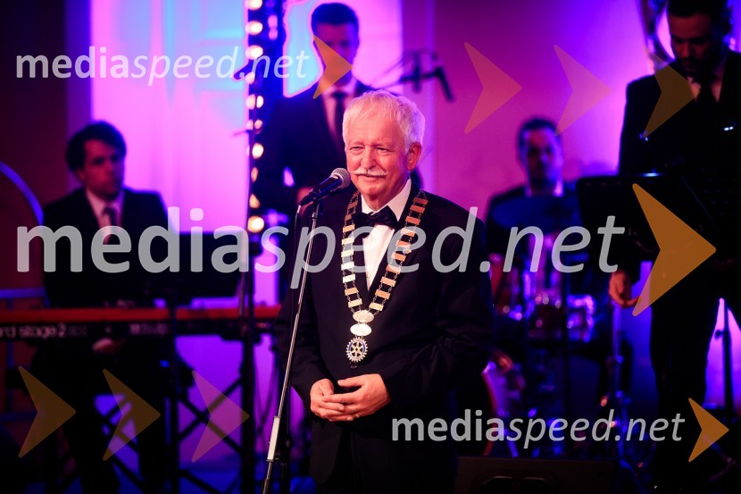  Janez Lipec,  guverner Rotary Slovenije in Makedonije30. veliki rotarijski ples