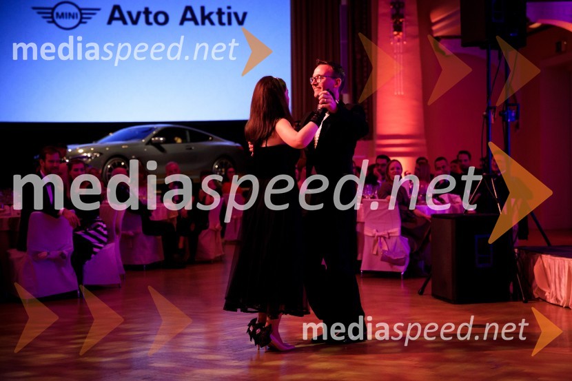  Neža Časl Škodič, IZS;  Edvard Škodič, predsednik Rotary klub Ljubljana 2018/201930. veliki rotarijski ples