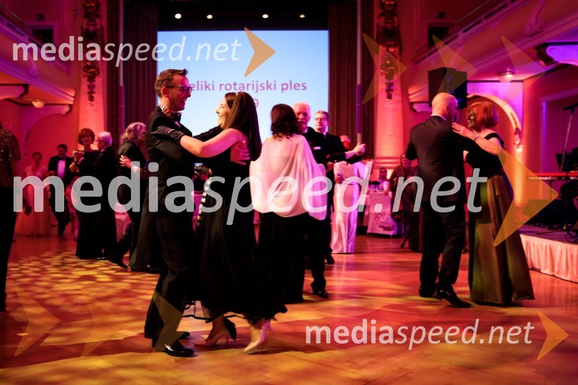  Edvard Škodič, predsednik Rotary klub Ljubljana 2018/2019;  Neža Časl Škodič, IZS30. veliki rotarijski ples