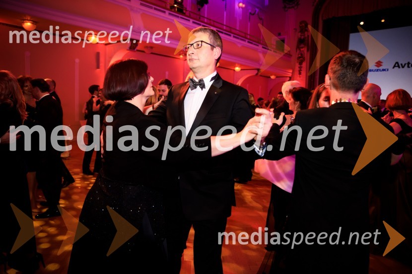  Alenka Žnidarič; dr. Aleš Žnidarič, predsednik Rotary klub Ljubljana 2017/201830. veliki rotarijski ples