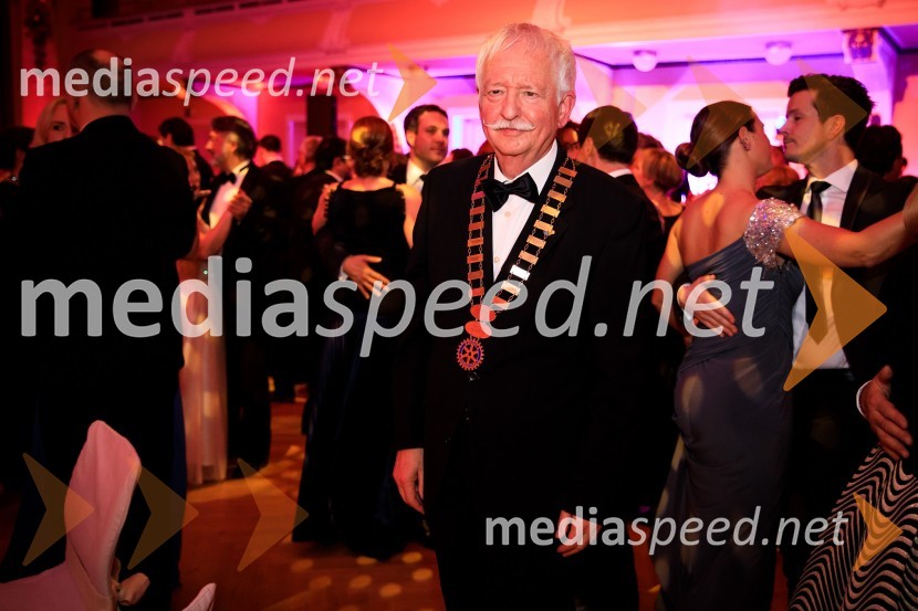  Janez Lipec,  guverner Rotary Slovenije in Makedonije30. veliki rotarijski ples