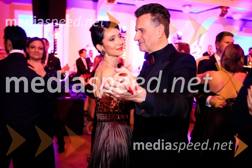 Dr. Jerca Legan Cvikl, antropologinja;  Milan Martin Cvikl,  član Sveta direktorjev Evropske banke za obnovo in razvoj (EBRD)30. veliki rotarijski ples