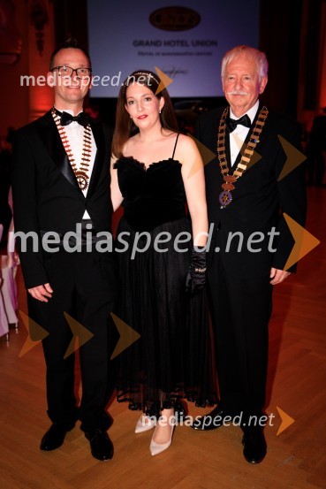  Edvard Škodič, predsednik Rotary klub Ljubljana 2018/2019;  Neža Časl Škodič, IZS;  Janez Lipec,  guverner Rotary Slovenije in Makedonije30. veliki rotarijski ples