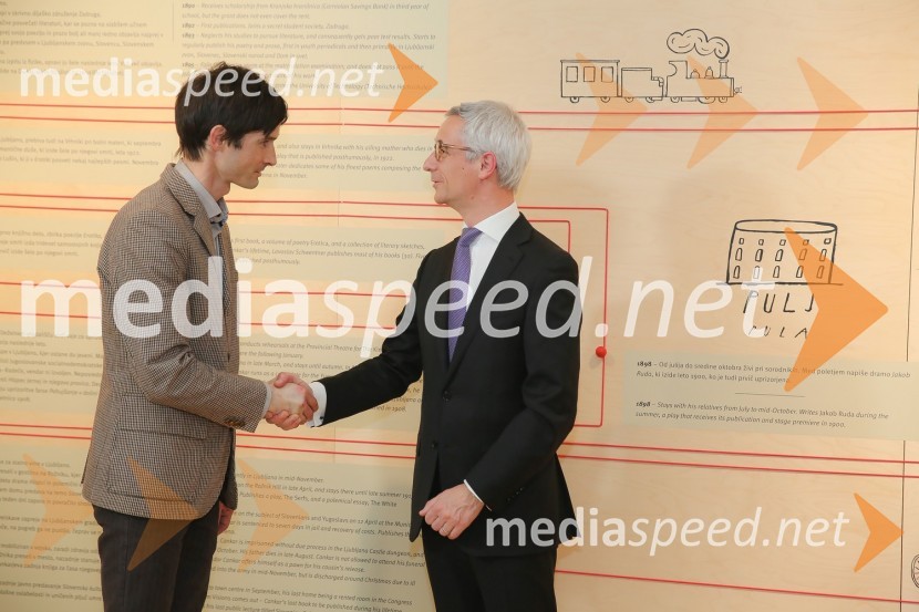  Jure Jakob, pesnik, prejemnik nagrade Prešernovega sklada 2019; dr. Jernej Pikalo, minister za izobraževanje, znanost in šport  RSPrešernova nagrajenca sta Bjanka Adžić Ursulov in Filip Robar Dorin