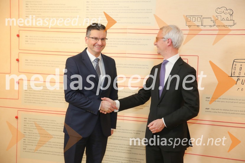  Marjan  Šarec, predsednik Vlade Republike Slovenije; dr. Jernej Pikalo, minister za izobraževanje, znanost in šport  RSPrešernova nagrajenca sta Bjanka Adžić Ursulov in Filip Robar Dorin