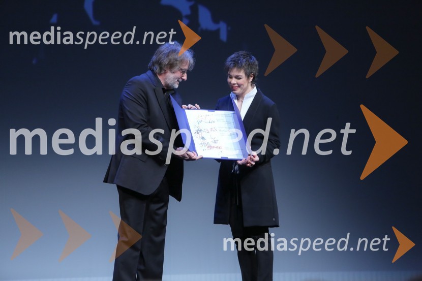 Vinko Möderndorfer, pisatelj, pesnik, režiser, dramatik;  Martina Batič, dirigentka, prejemnica nagrade Prešernovega sklada 2019Prešernova nagrajenca sta Bjanka Adžić Ursulov in Filip Robar Dorin