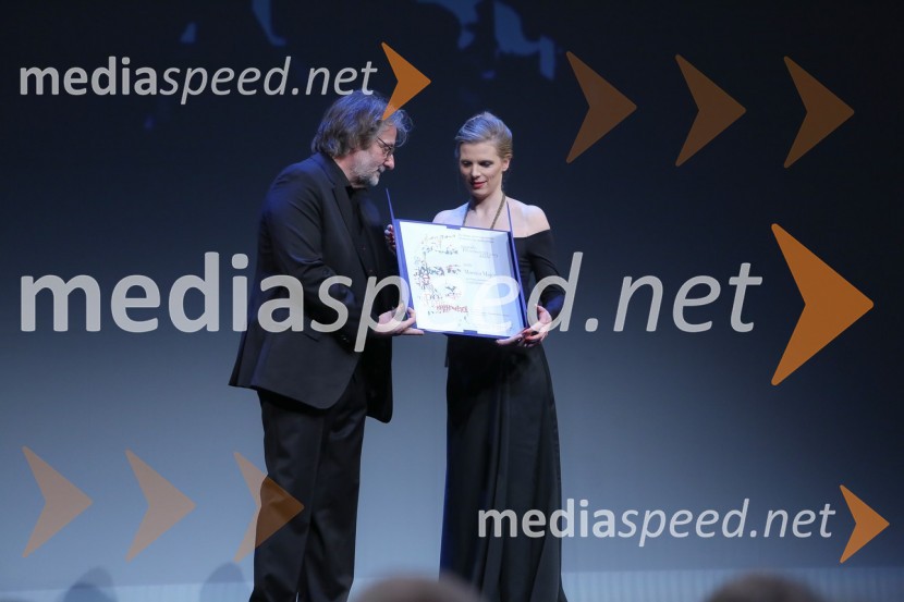  Vinko Möderndorfer, pisatelj, pesnik, režiser, dramatik;  Maruša Majer, igralka, prejemnica nagrade Prešernovega sklada 2019Prešernova nagrajenca sta Bjanka Adžić Ursulov in Filip Robar Dorin