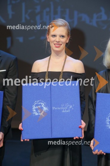  Maruša Majer, igralka, prejemnica nagrade Prešernovega sklada 2019Prešernova nagrajenca sta Bjanka Adžić Ursulov in Filip Robar Dorin