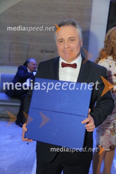  Tomaž Svete, skladatelj in dirigent, prejemnik nagrade Prešernovega sklada 2019Prešernova nagrajenca sta Bjanka Adžić Ursulov in Filip Robar Dorin