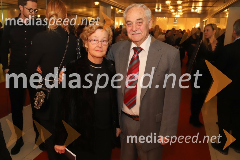  Alojzija Moge-Čas, odvetnica;  Rudolf Moge, nekdanji politikPopolni tujci, premiera predstave