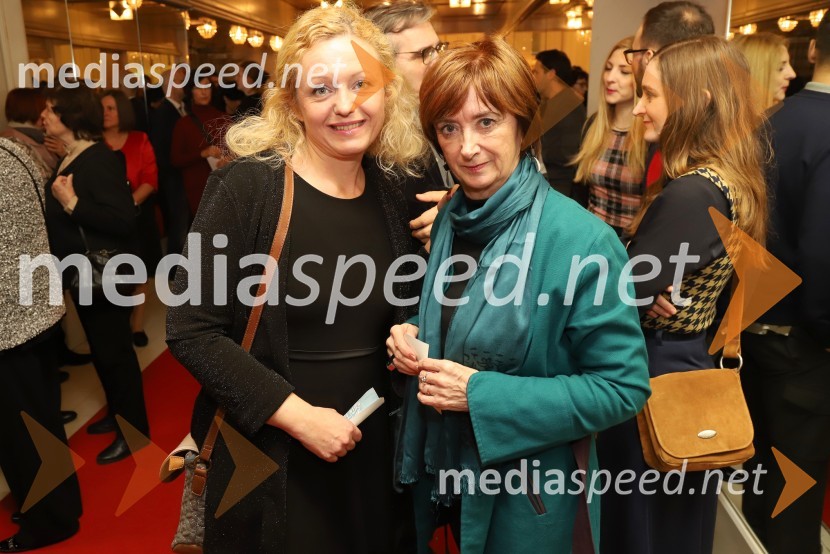 mag. Tina Kosi, direktorica SLG Celje;  ... Popolni tujci, premiera predstave