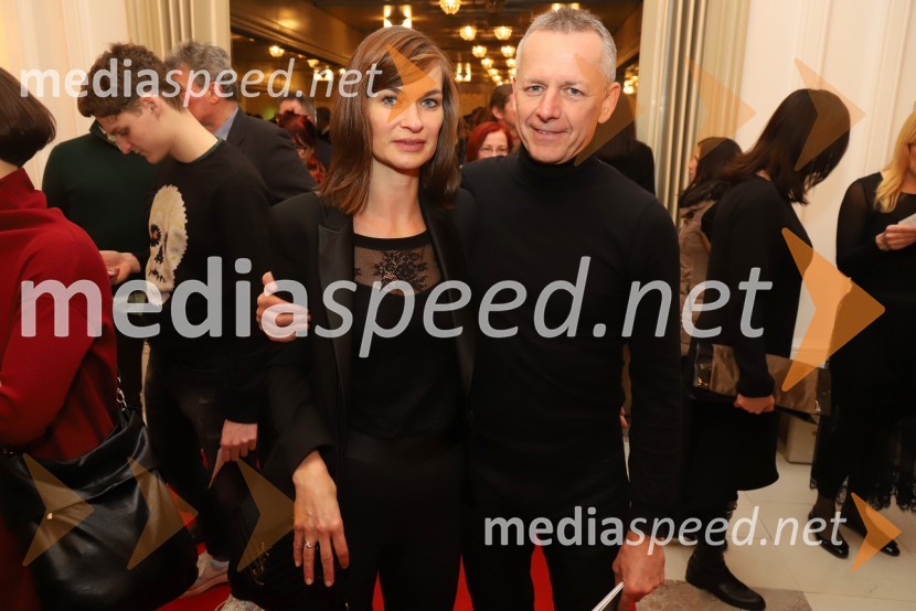  Mojca Kac;  Andrej Kac, odvetnikPopolni tujci, premiera predstave