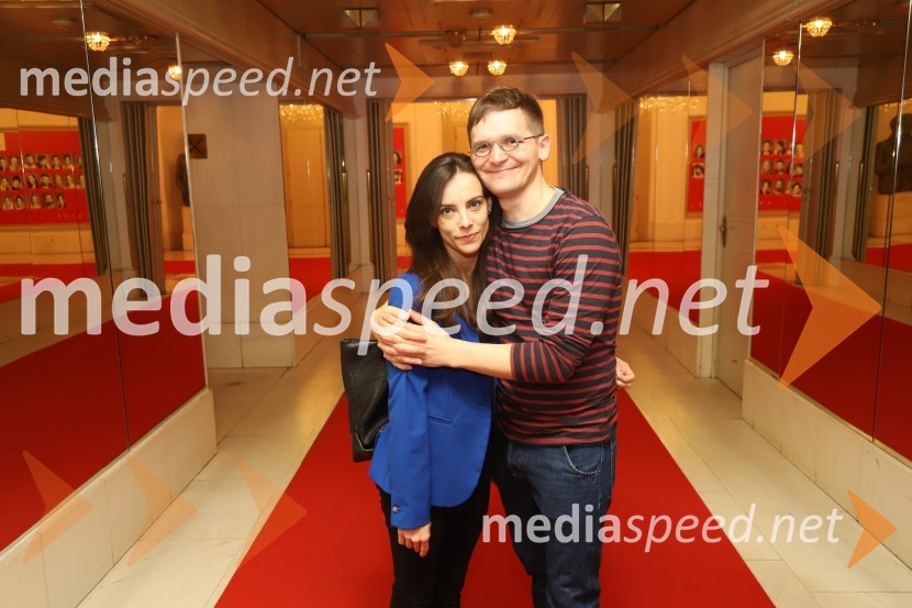  Catarina de Meneses, baletna solistka;  Matevž Biber, igralecPopolni tujci, premiera predstave