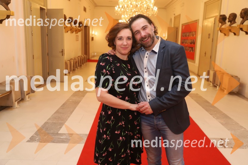  Maša Žilavec, igralka;  Gorazd Žilavec, igralecPopolni tujci, premiera predstave