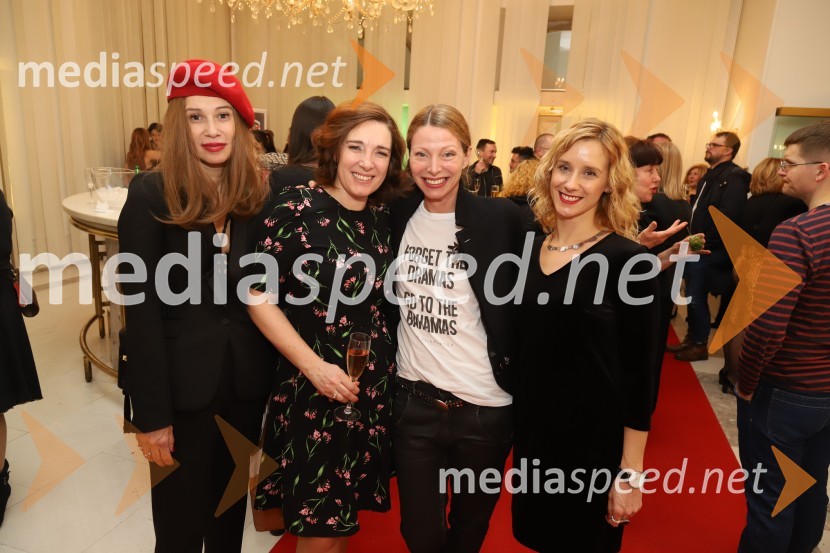  ... ;  Maša Žilavec, igralka;  Nataša Matjašec Rošker, igralka;  ... Popolni tujci, premiera predstave