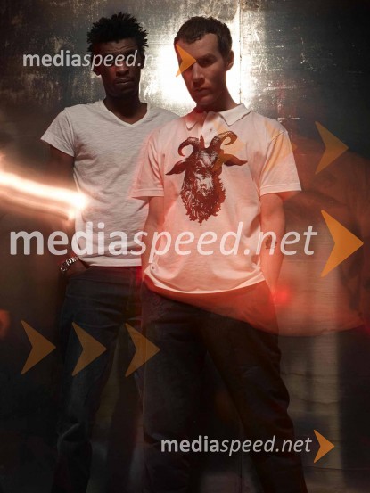 Skupina Massive AttackNajava za koncert skupine Massive Attack