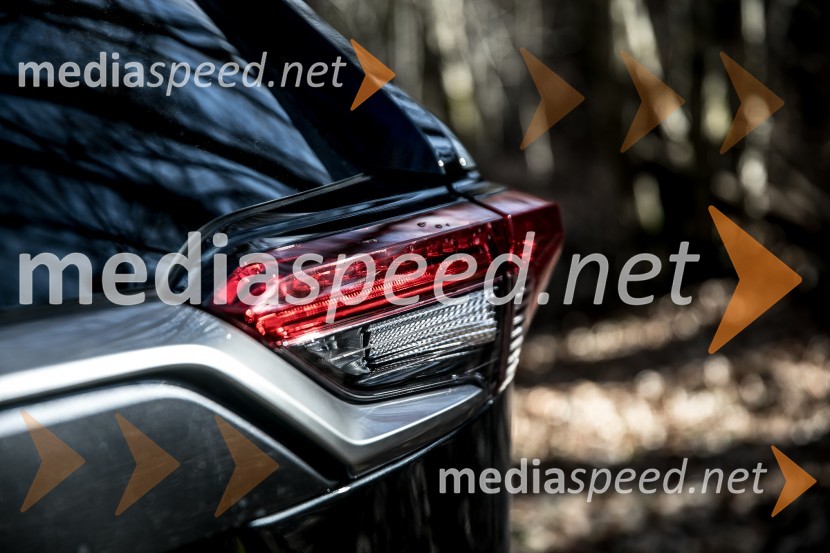 Toyota RAV4Toyota RAV4, slovenska predstavitev