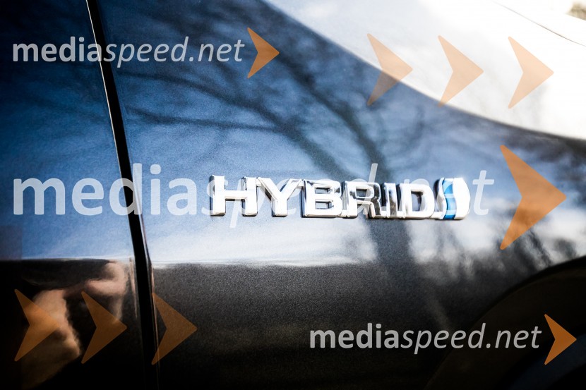 Toyota RAV4Toyota RAV4, slovenska predstavitev