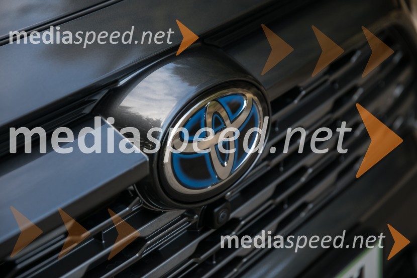 Toyota RAV4Toyota RAV4, slovenska predstavitev