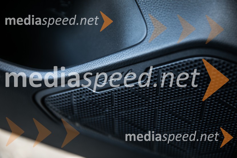 Toyota RAV4Toyota RAV4, slovenska predstavitev