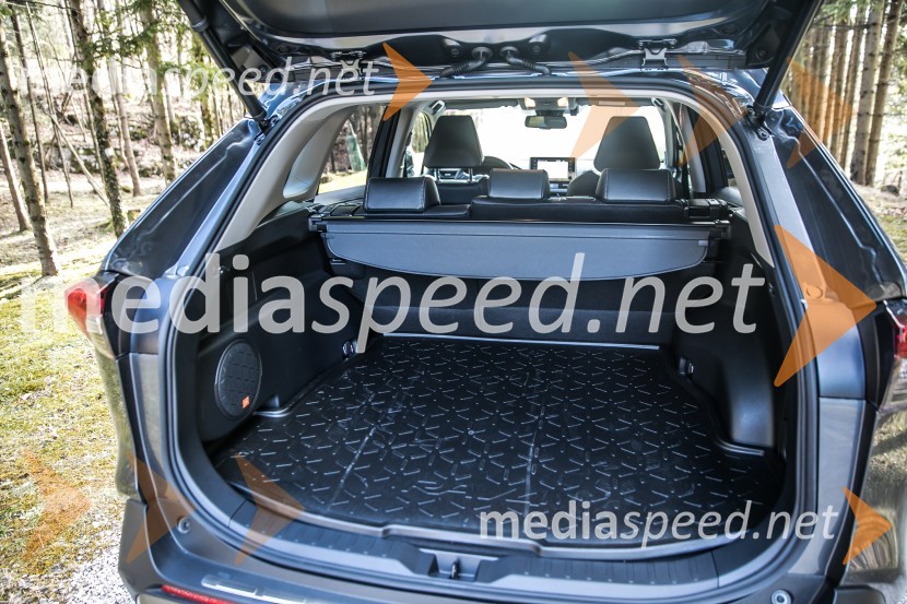 Toyota RAV4Toyota RAV4, slovenska predstavitev