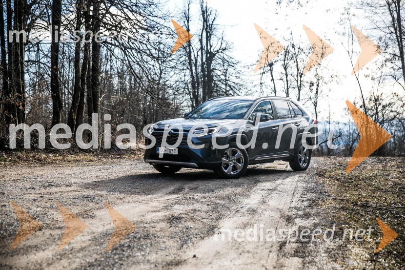 Toyota RAV4Toyota RAV4, slovenska predstavitev