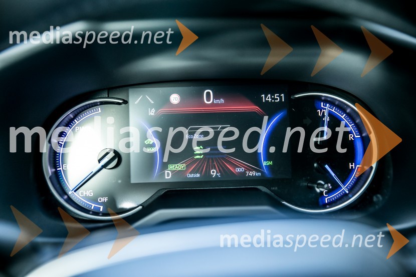 Toyota RAV4Toyota RAV4, slovenska predstavitev