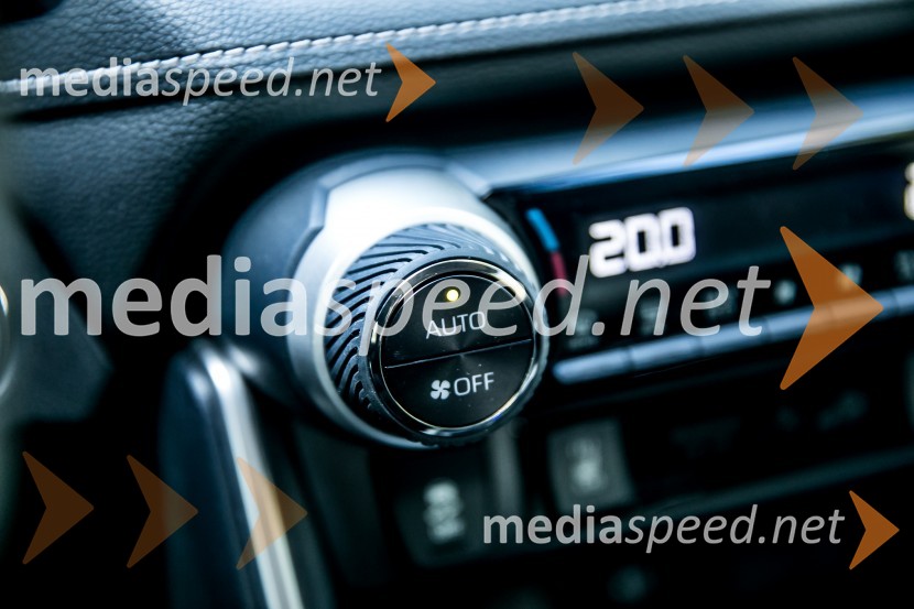 Toyota RAV4Toyota RAV4, slovenska predstavitev