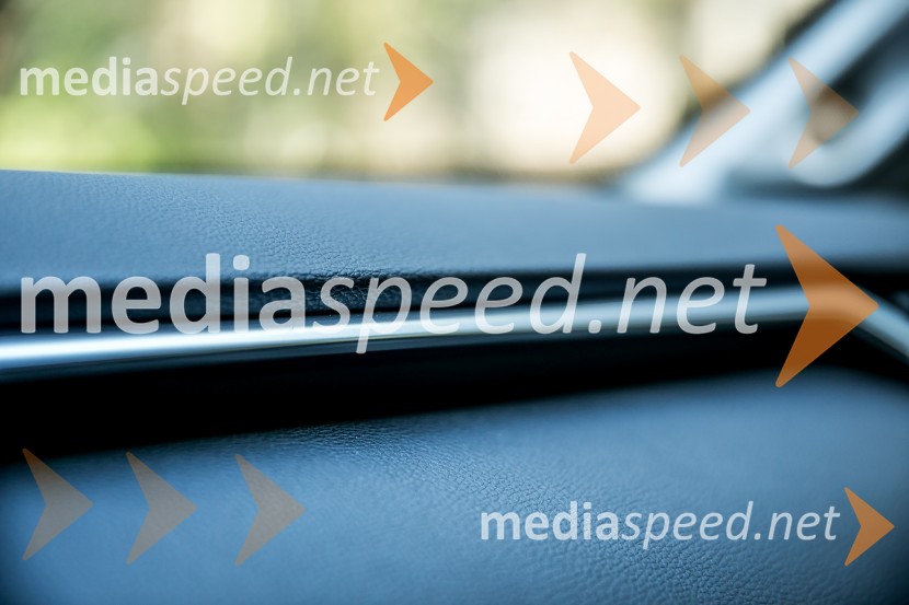 Toyota RAV4Toyota RAV4, slovenska predstavitev