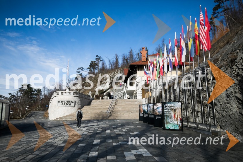 Postojnska jamaPostojnska jama in Hotel jama