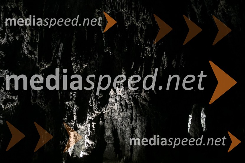 Postojnska jamaPostojnska jama in Hotel jama