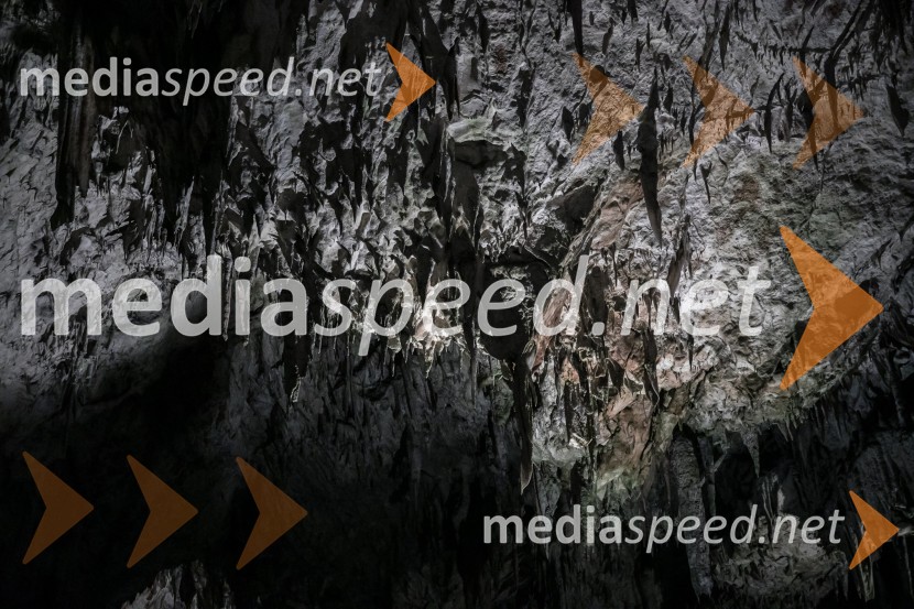 Postojnska jamaPostojnska jama in Hotel jama