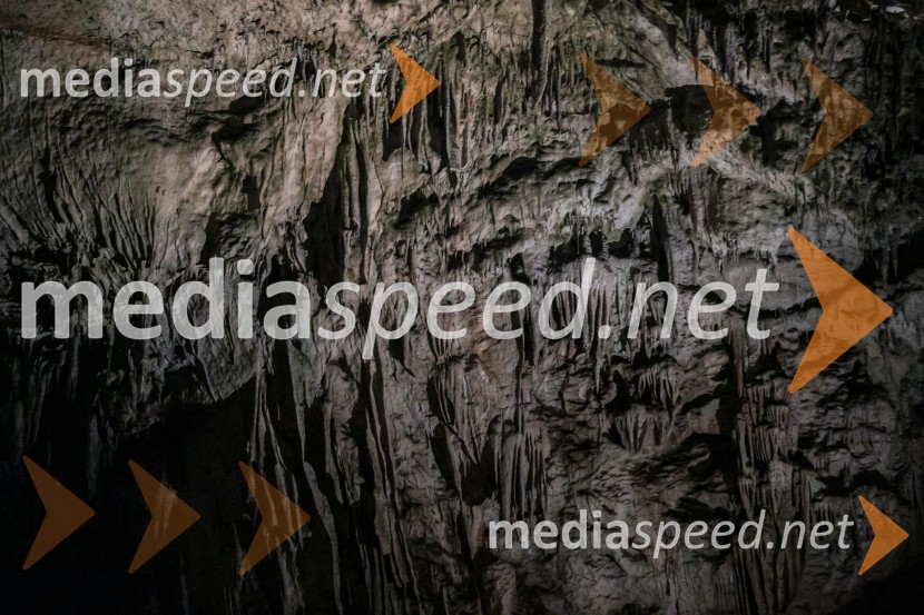 Postojnska jamaPostojnska jama in Hotel jama