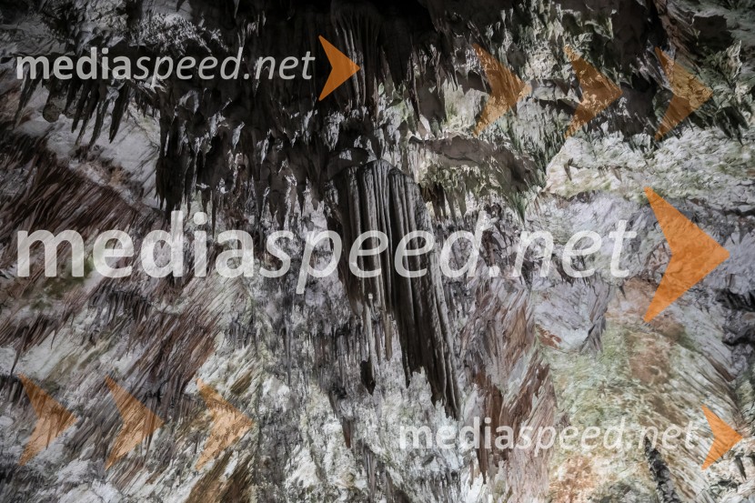 Postojnska jamaPostojnska jama in Hotel jama