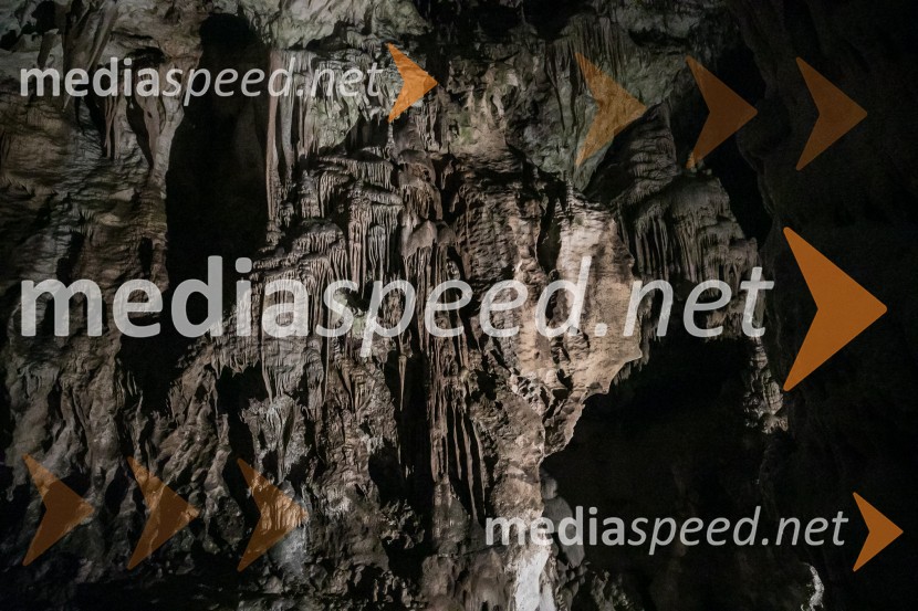 Postojnska jamaPostojnska jama in Hotel jama