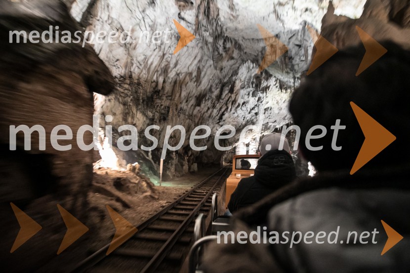 Postojnska jamaPostojnska jama in Hotel jama