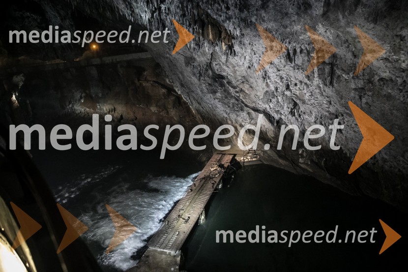 Postojnska jamaPostojnska jama in Hotel jama