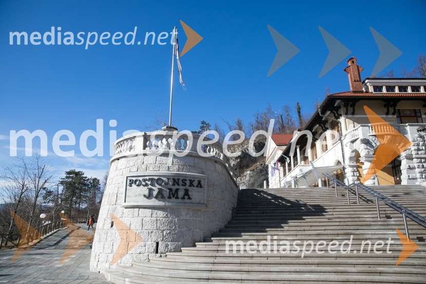 Postojnska jamaPostojnska jama in Hotel jama